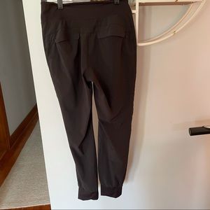 Athleta Women's 2 Black Jogger Pants Zipper Flap Back Pockets